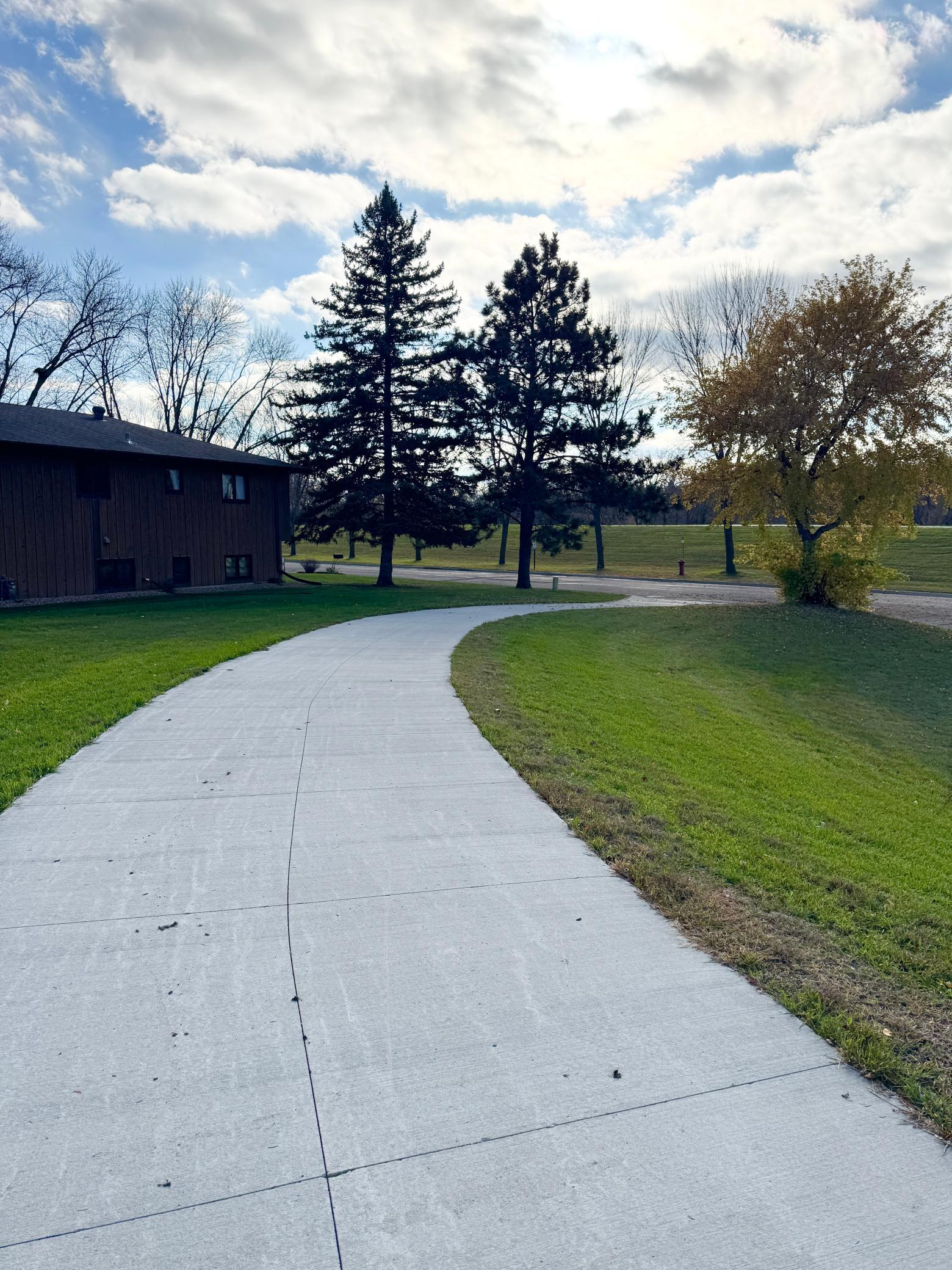 1973 single family home for sale at 3008 Rivershore Drive in Moorhead, MN — 4 bed, 3 bath (photo 29 of 33)