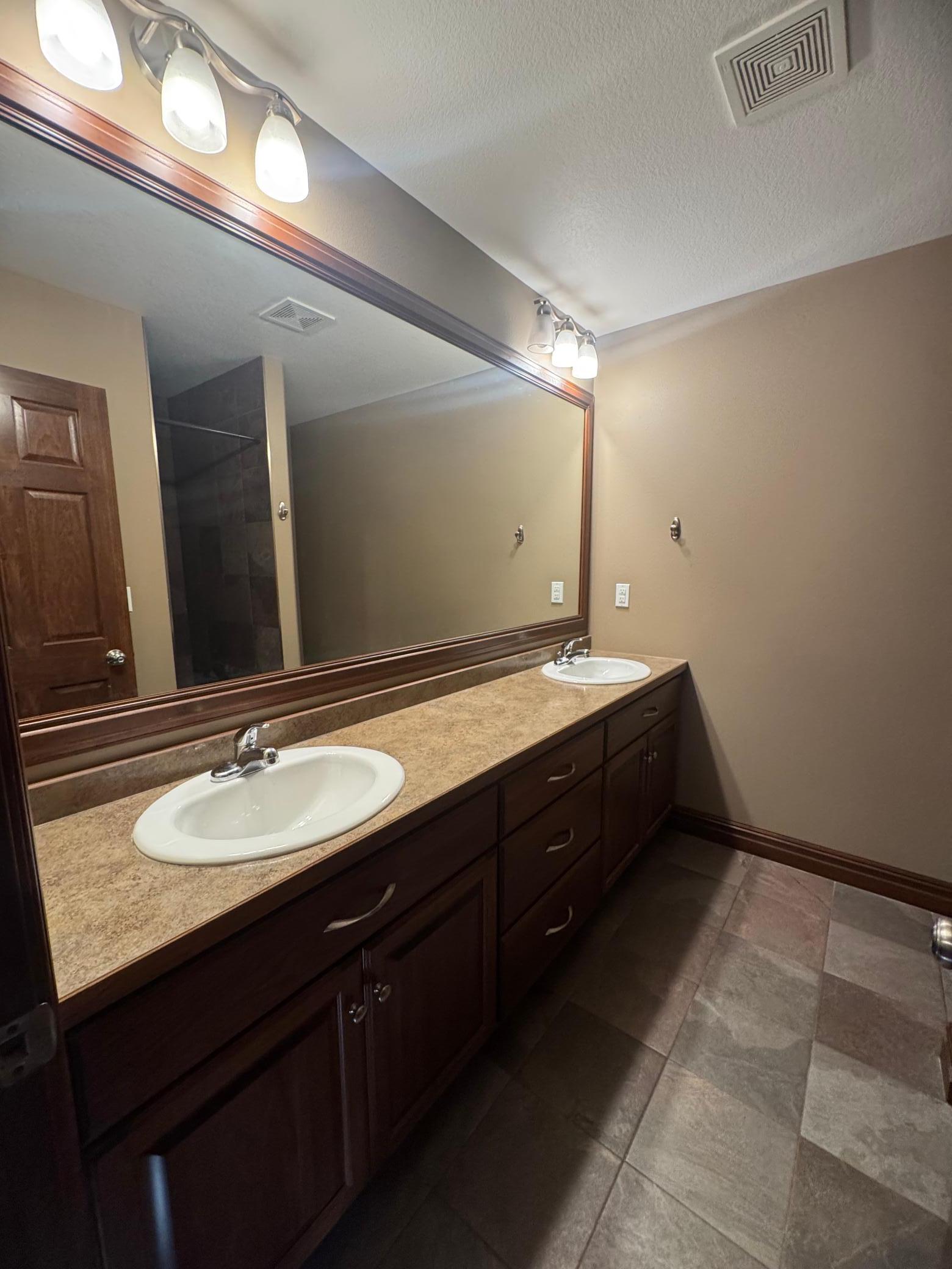 2013 single family home for sale at 6296 14th Street S in Fargo, ND — 4 bed, 3 bath (photo 17 of 26)