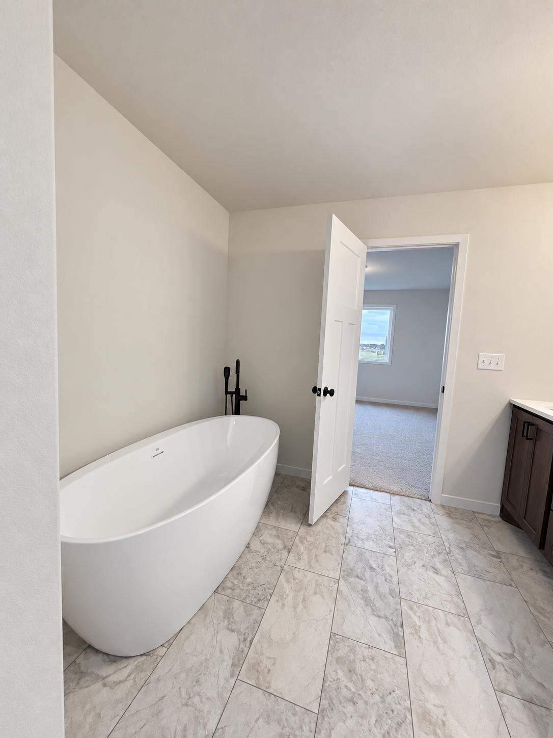 2025 single family home for sale at 8505 61 Street S in Horace, ND — 4 bed, 3 bath (photo 18 of 29)