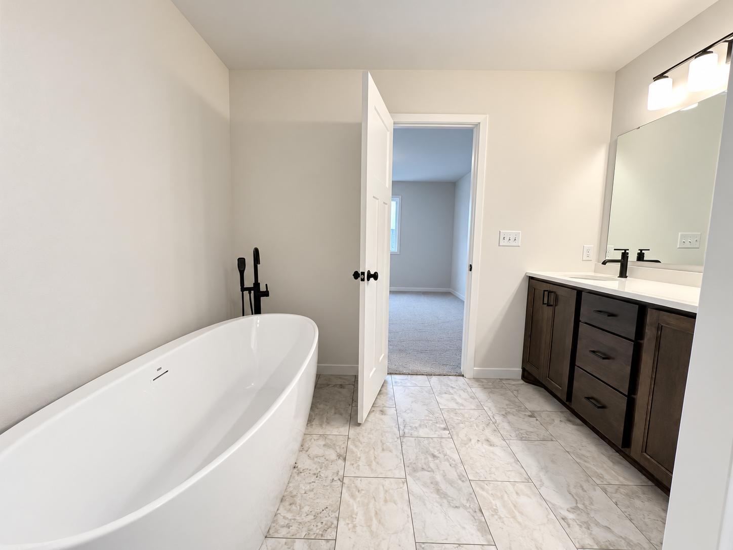 2025 single family home for sale at 8505 61 Street S in Horace, ND — 4 bed, 3 bath (photo 10 of 29)
