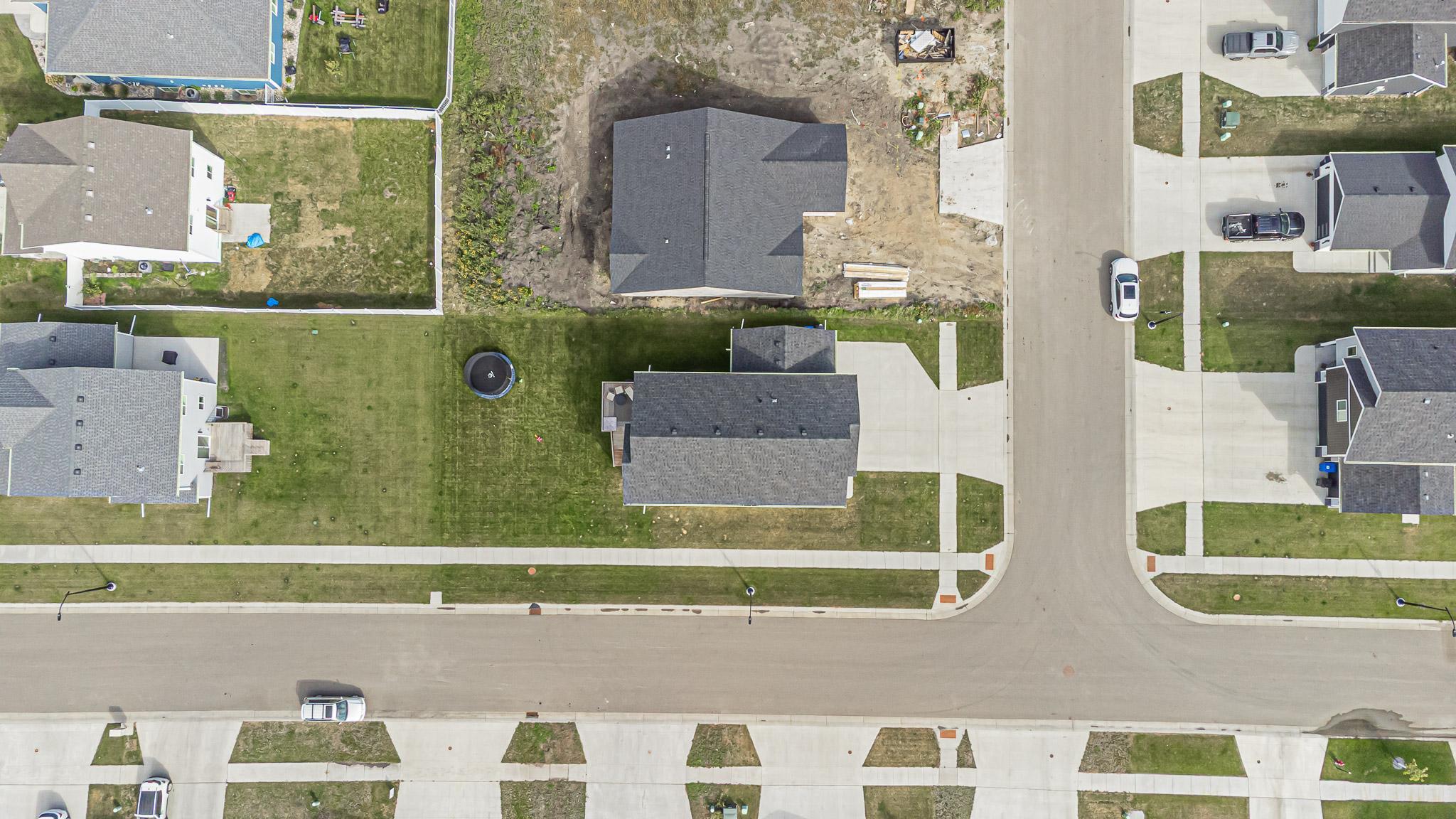 2022 single family home for sale at 7371 26th Street S in Fargo, ND — 4 bed, 3 bath (photo 5 of 46)