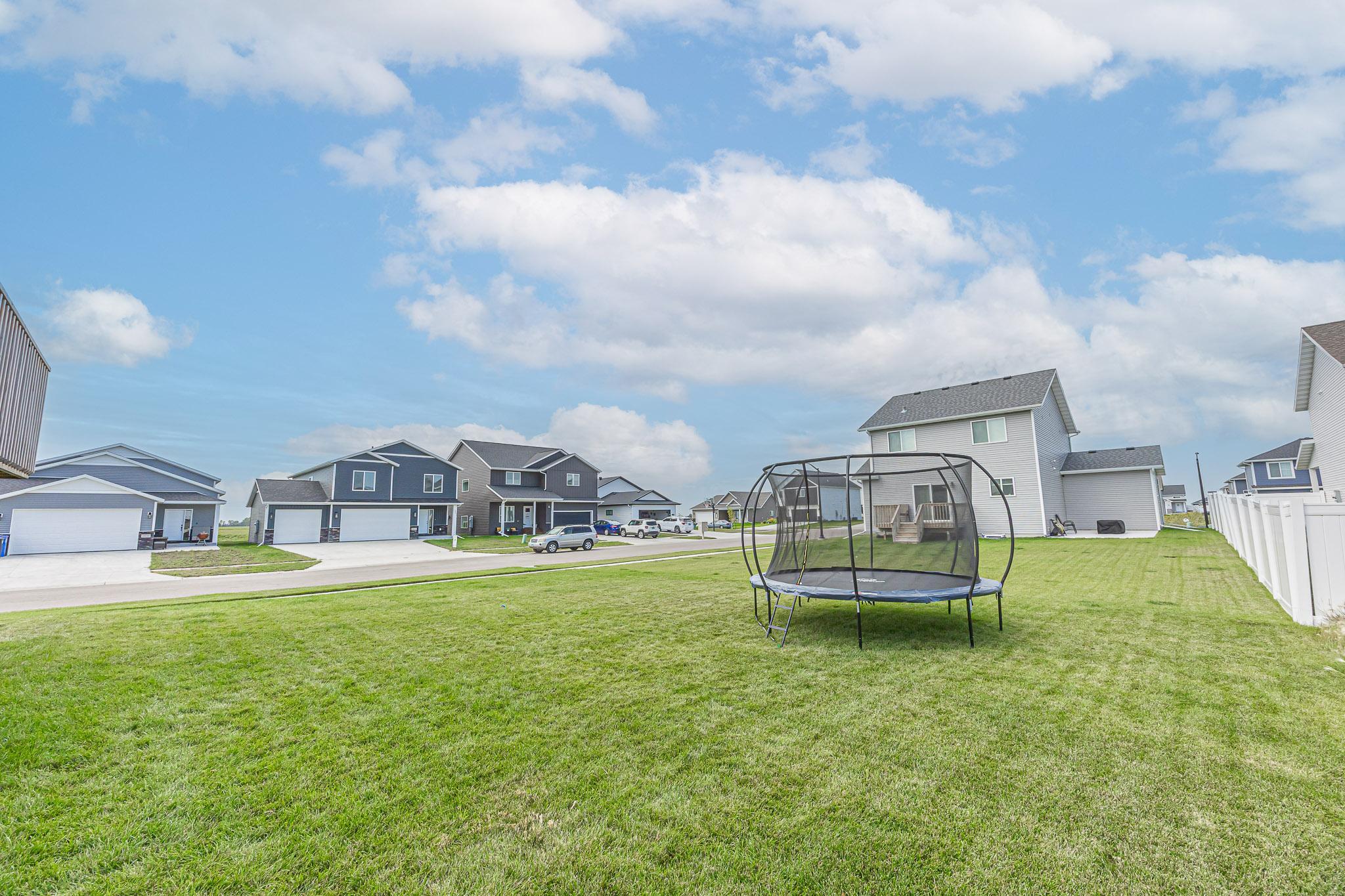 2022 single family home for sale at 7371 26th Street S in Fargo, ND — 4 bed, 3 bath (photo 41 of 46)