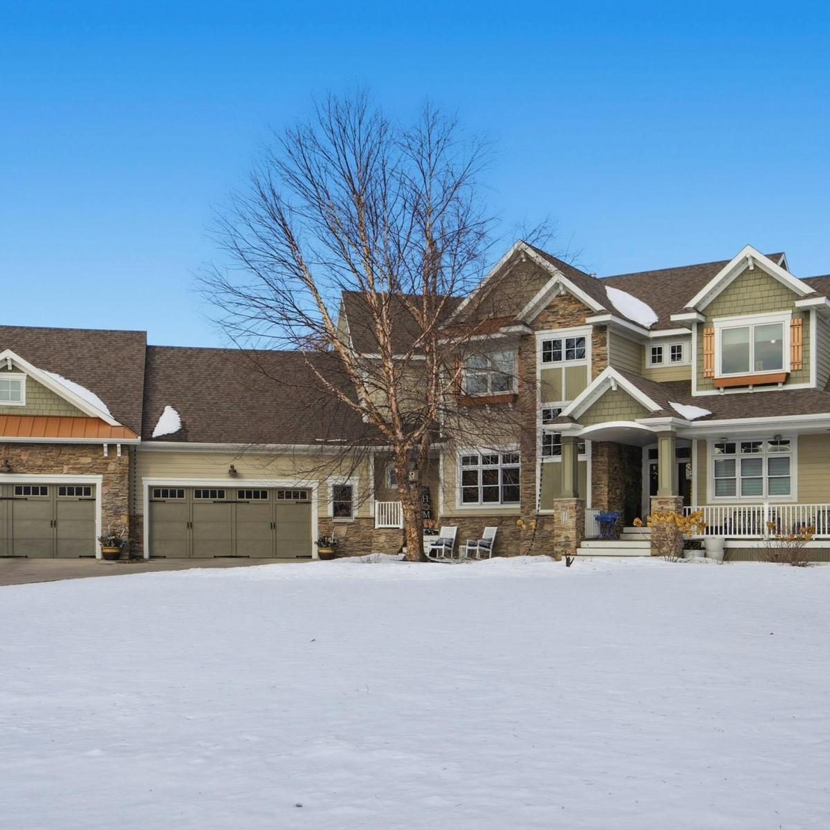 Luxury homes for sale in Moorhead — luxury estate