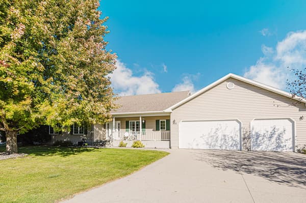 Single Family for sale at 302 Fairway Drive, Casselton, ND $470,000 3 bed 3 bath 2,305 sqft — MLS# 7034540