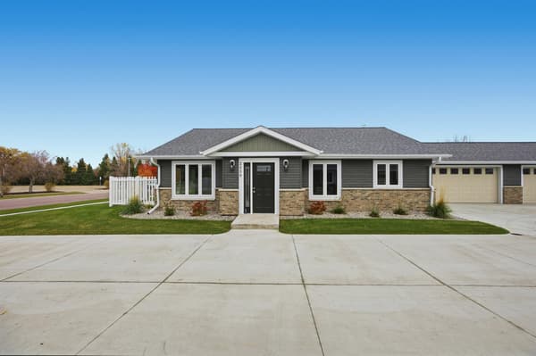 Open house at 2330 30 S Avenue, Fargo $457,900 2 bed 2 bath