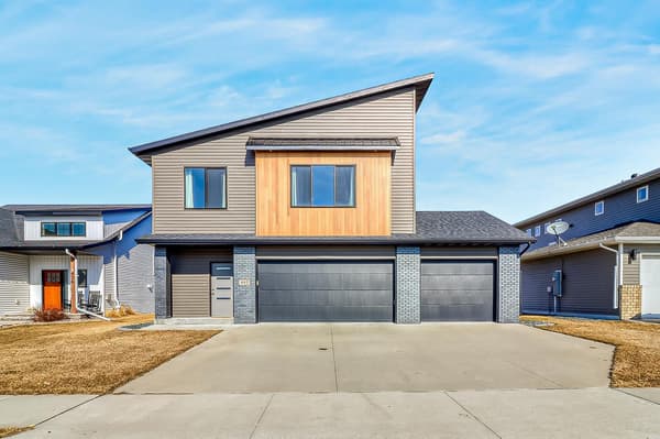 Single Family for sale at 442 Hampton W Drive, Moorhead, MN $437,500 4 bed 3 bath 2,589 sqft — MLS# 7049283