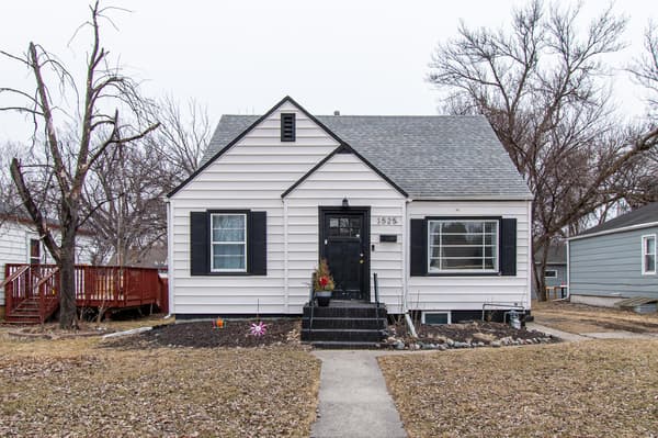 Open house at 1525 10th Street N, Fargo $217,000 4 bed 2 bath