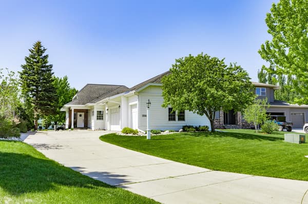 Single Family for sale at 2516 Rose Creek Parkway S, Fargo, ND $785,000 4 bed 3 bath 3,760 sqft — MLS# 7076974 Single Family for sale at 2516 Rose Creek Parkway S, Fargo, ND $785,000 4 bed 3 bath 3,760 sqft — MLS# 7076974