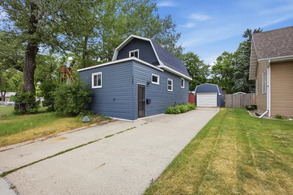 Single Family for sale at 1306 18th S Street, Fargo, ND $219,900 3 bed 3 bath 1,689 sqft — MLS# 7085438