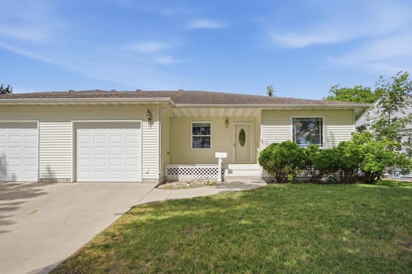 Twin Home for sale at 1026 OAK N Street, Fargo, ND $324,900 4 bed 3 bath 2,639 sqft — MLS# 7090637