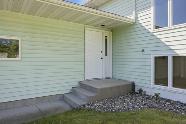 Open house at 28249 Meadow Drive, Detroit Lakes $379,900 5 bed 2 bath