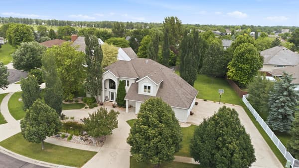 Single Family for sale at 4825 Meadow Creek Drive S, Fargo, ND $884,900 6 bed 4 bath 5,060 sqft — MLS# 7101170 Single Family for sale at 4825 Meadow Creek Drive S, Fargo, ND $884,900 6 bed 4 bath 5,060 sqft — MLS# 7101170
