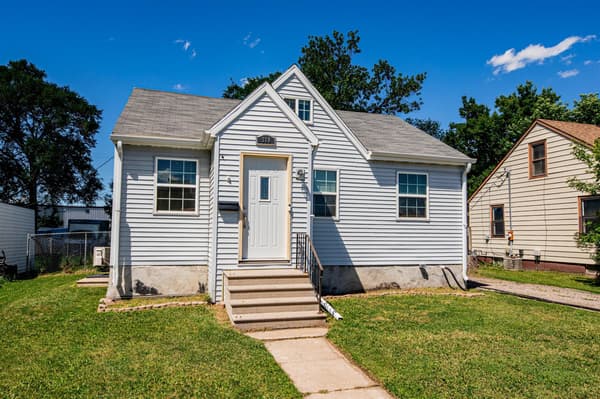 Open house at 318 1st E Avenue, West Fargo $182,000 1 bed 1 bath