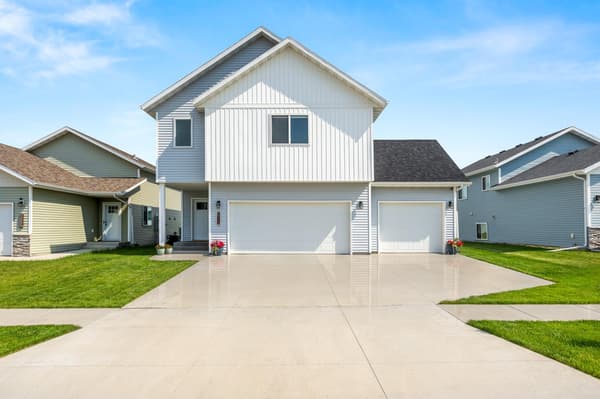 Single Family for sale at 6713 71st Avenue S, Horace, ND $400,000 4 bed 3 bath 2,162 sqft — MLS# 7102421 Single Family for sale at 6713 71st Avenue S, Horace, ND $400,000 4 bed 3 bath 2,162 sqft — MLS# 7102421