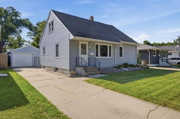 Open house at 819 15th Street N, Moorhead $264,900 4 bed 3 bath