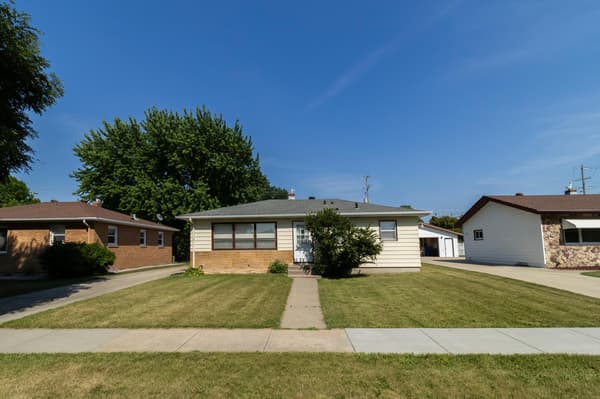 Open house at 1618 17th Street S, Fargo $257,900 3 bed 2 bath