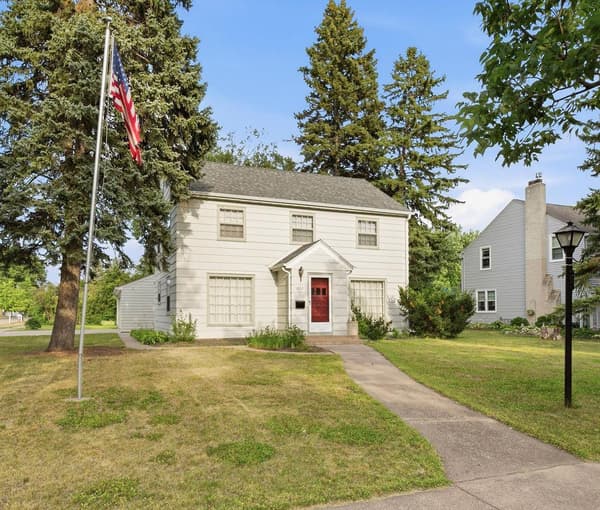 Open house at 1002 10th Street S, Moorhead $247,500 3 bed 3 bath
