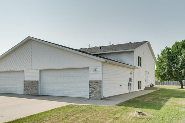 Twin Home for sale at 1901 41st Avenue S, Moorhead, MN $245,000 3 bed 2 bath 1,672 sqft — MLS# 7115959 Twin Home for sale at 1901 41st Avenue S, Moorhead, MN $245,000 3 bed 2 bath 1,672 sqft — MLS# 7115959