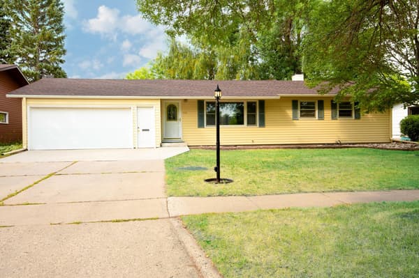 Single Family for sale at 505 Maple Lane S, Moorhead, MN $289,900 5 bed 2 bath 1,992 sqft — MLS# 7116919 Single Family for sale at 505 Maple Lane S, Moorhead, MN $289,900 5 bed 2 bath 1,992 sqft — MLS# 7116919