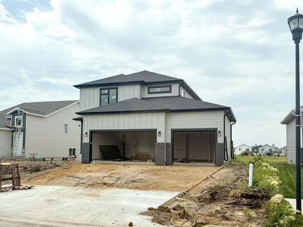 Single Family for sale at 311 Lionheart Drive, Horace, ND $491,127 4 bed 3 bath 2,088 sqft — MLS# 7118179 Single Family for sale at 311 Lionheart Drive, Horace, ND $491,127 4 bed 3 bath 2,088 sqft — MLS# 7118179