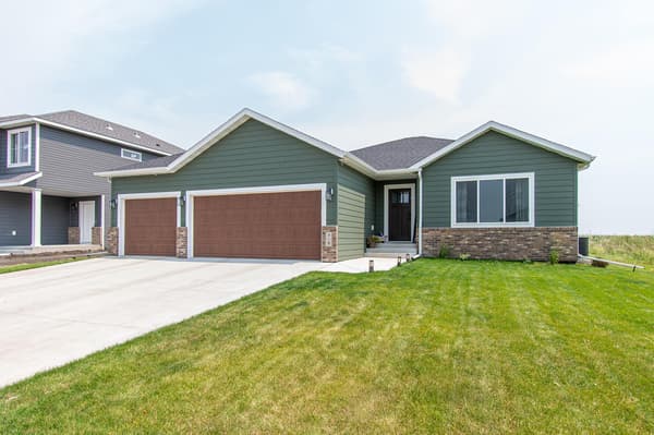 Single Family for sale at 418 Lionheart Drive, Horace, ND $525,000 4 bed 3 bath 2,798 sqft — MLS# 7119269 Single Family for sale at 418 Lionheart Drive, Horace, ND $525,000 4 bed 3 bath 2,798 sqft — MLS# 7119269