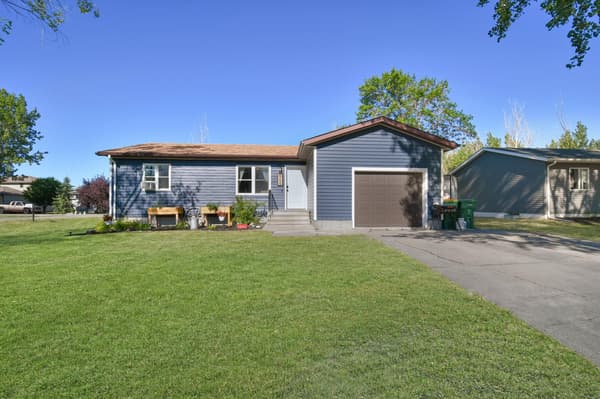 Single Family for sale at 509 4th Street E, Horace, ND $294,900 3 bed 2 bath 1,808 sqft — MLS# 7124344 Single Family for sale at 509 4th Street E, Horace, ND $294,900 3 bed 2 bath 1,808 sqft — MLS# 7124344