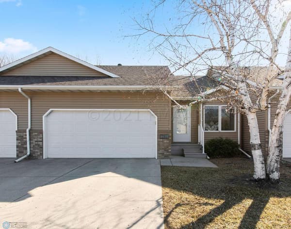 1995 townhouse for sale at 3626 5th Street S in Moorhead, MN — 3 bed, 3 bath